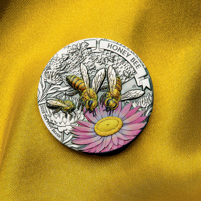 Australia: Honey Bee kolorowany 2 uncje Srebra 2025 Antiqued Coin