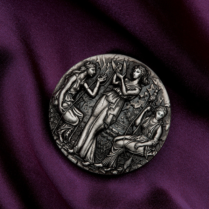 Tuvalu: Fate - The Moirai 2 uncje Srebra 2025 High Relief Antiqued Coin